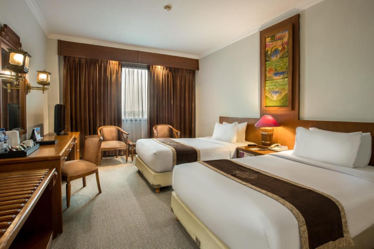 Grand Inna Malioboro Yogyakarta Exterior photo