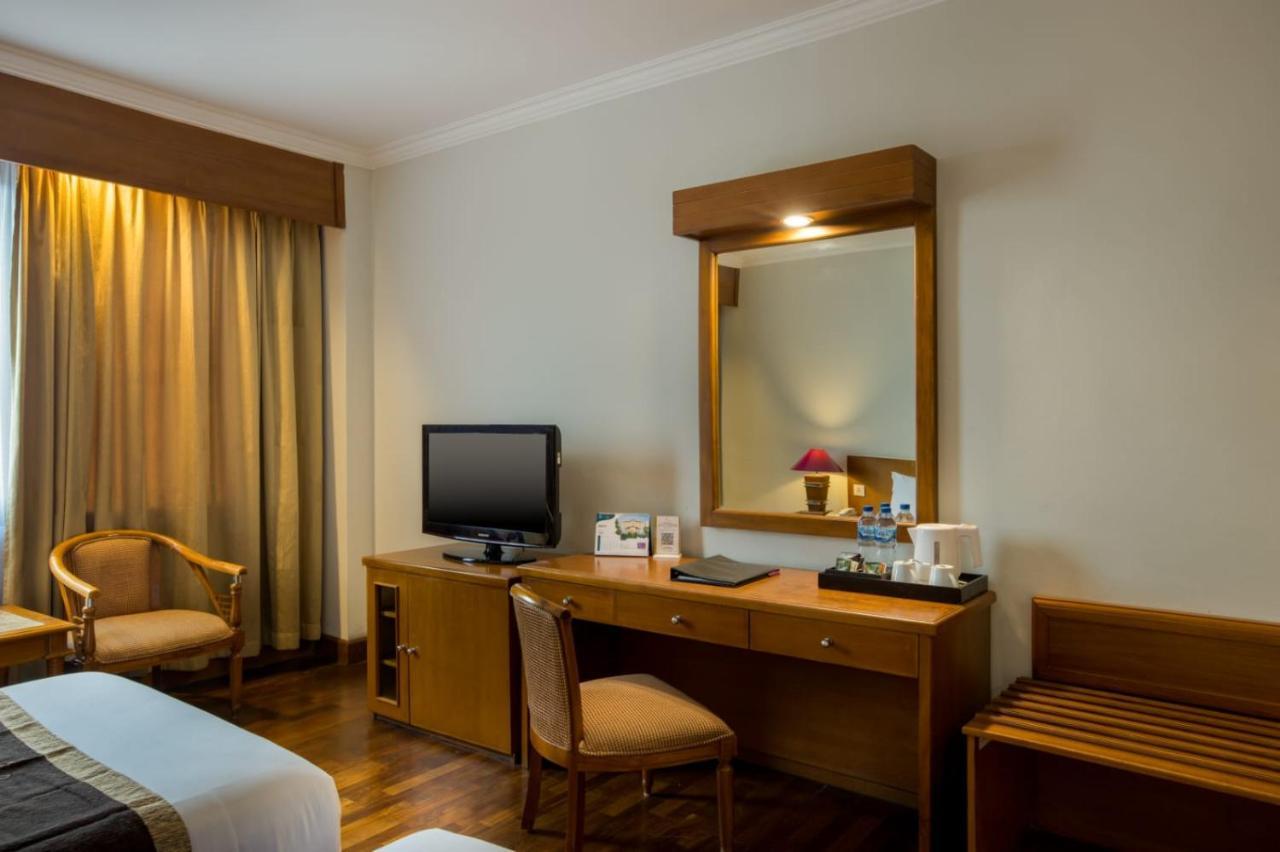 Grand Inna Malioboro Yogyakarta Exterior photo