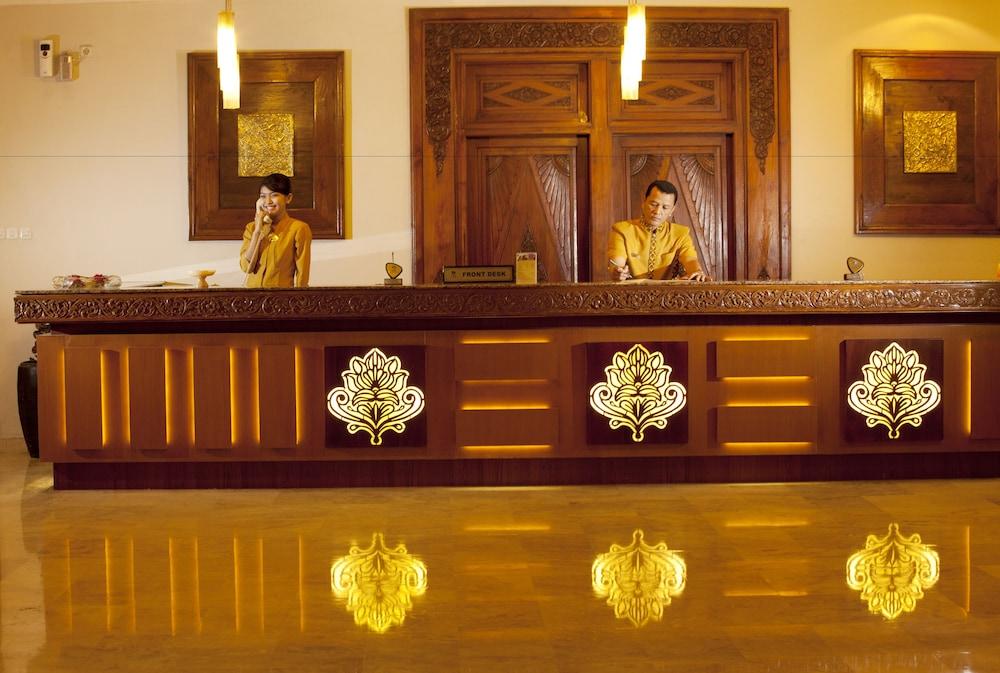 Grand Inna Malioboro Yogyakarta Exterior photo